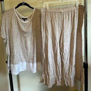 Simply Vera by Vera Wang Super Soft Comfortable Top and Capri Pant Pajama Set